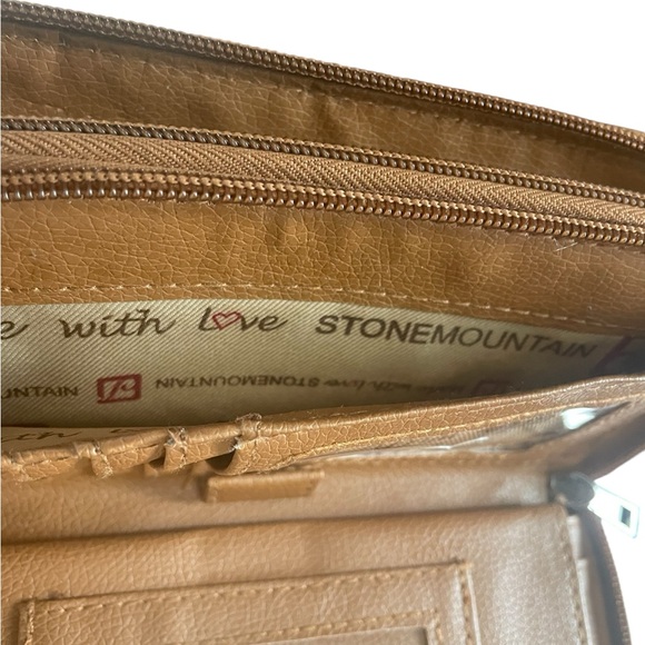 Stone Mountain Zippy - Picture 9 of 14